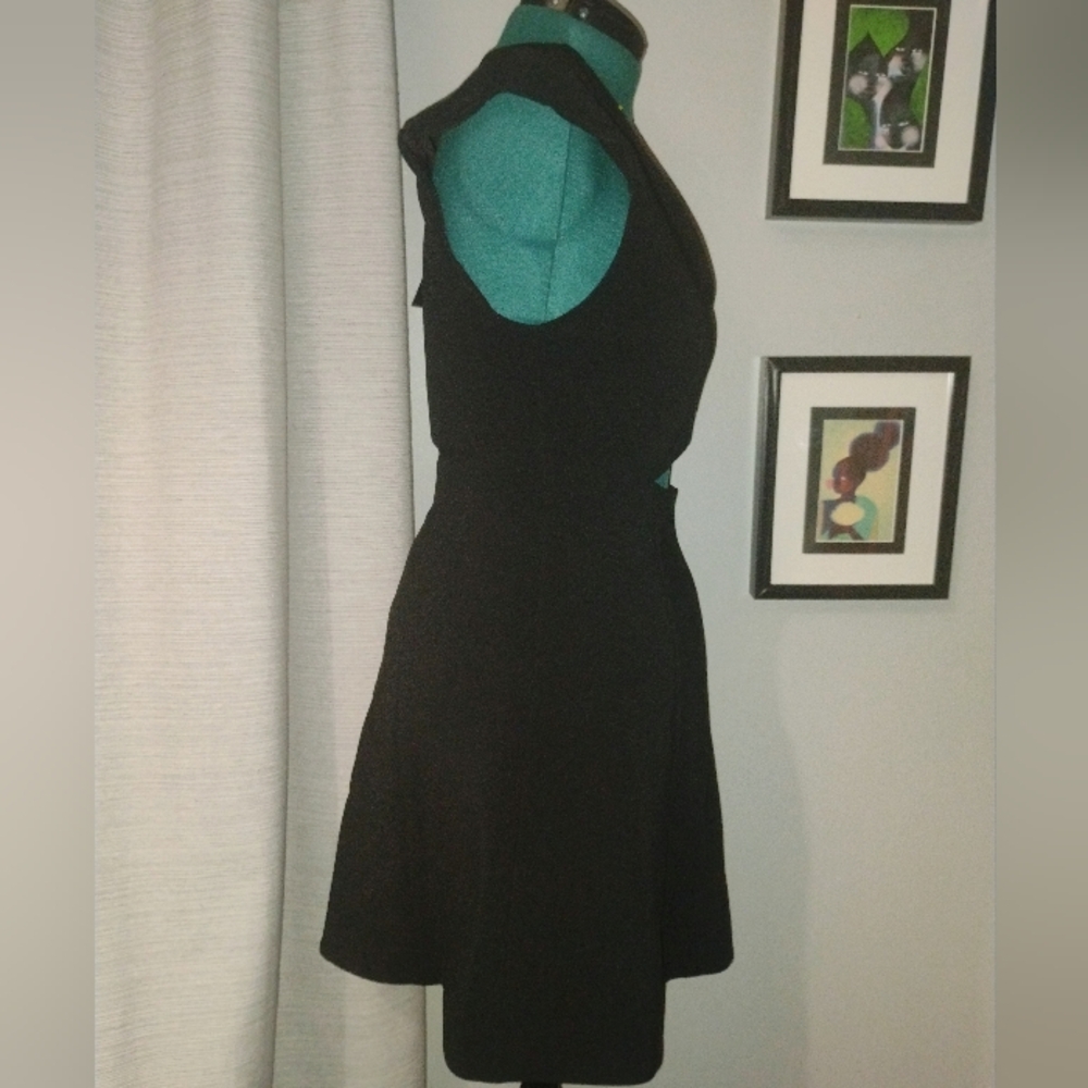Halston Heritage Cut-out Bonded Crepe Dress in Black Sz 12 NWT - Picture 8 of 15